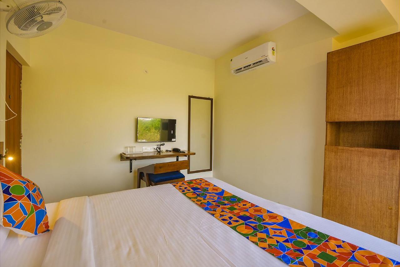 Fabhotel Gr Lake View - Btm Layout Bangalore Esterno foto